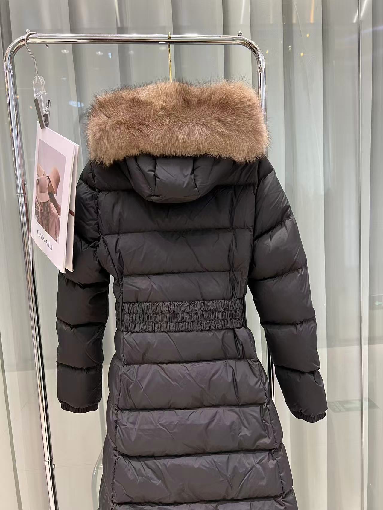 Moncler  モンクレール ダウンジャケット