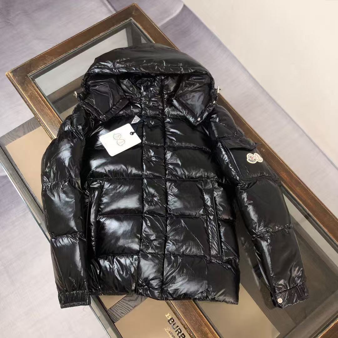 Moncler  モンクレール ダウンジャケット