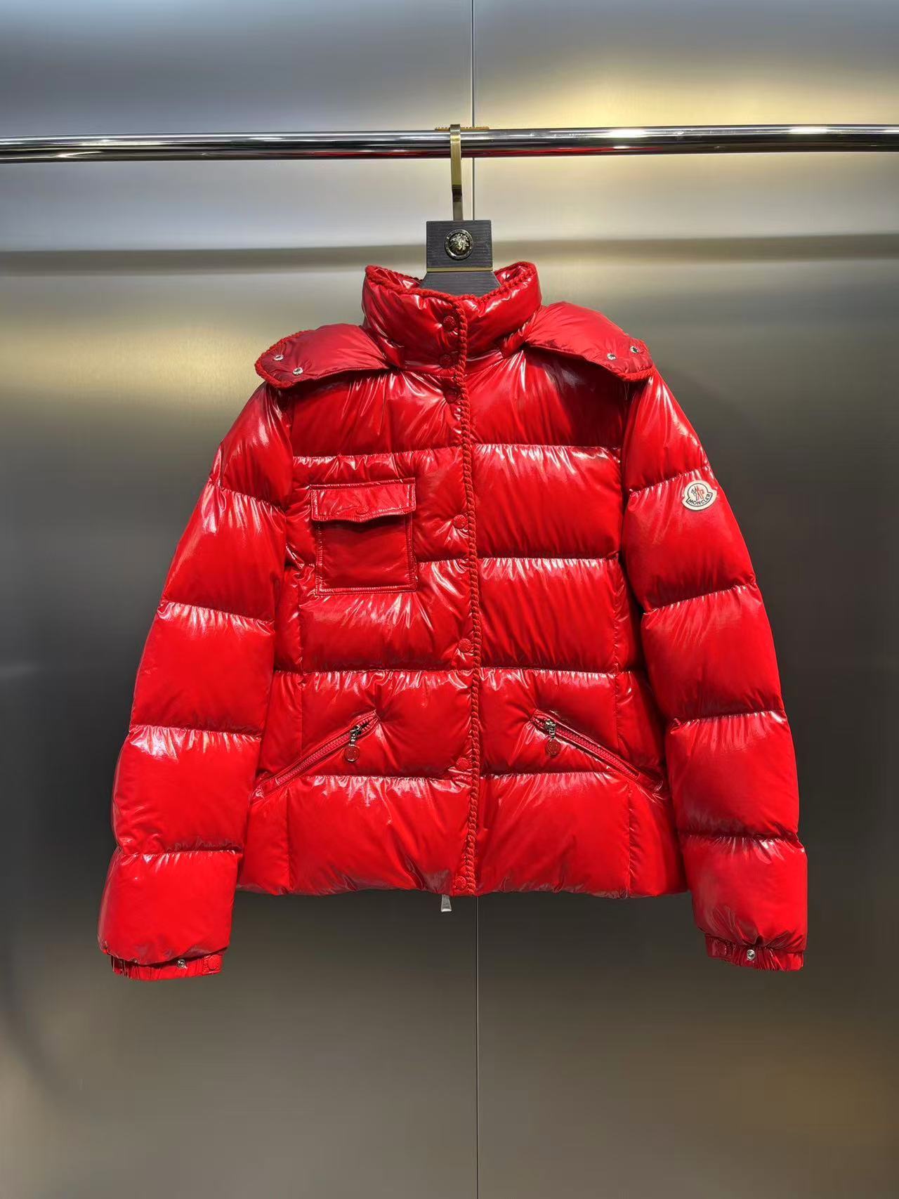 Moncler  モンクレール ダウンジャケット
