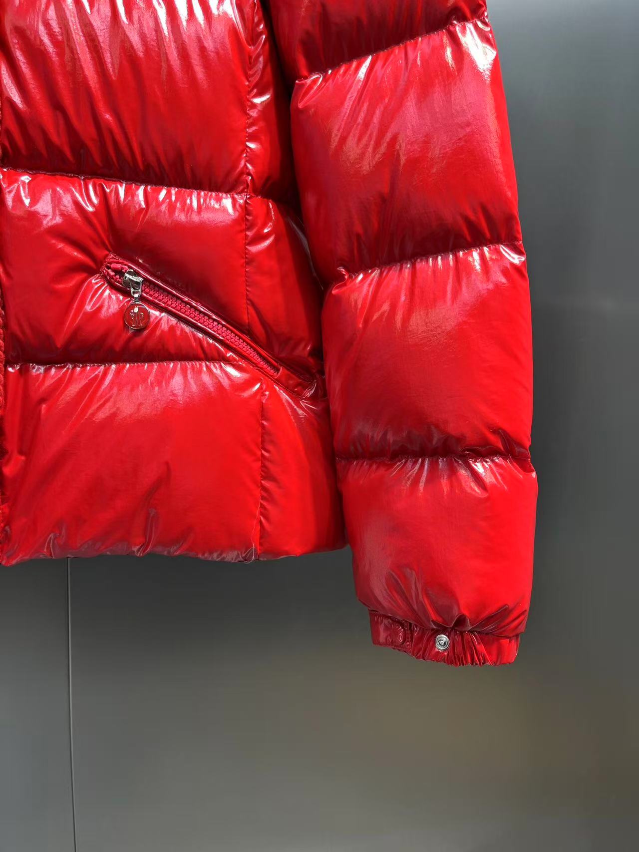 Moncler  モンクレール ダウンジャケット