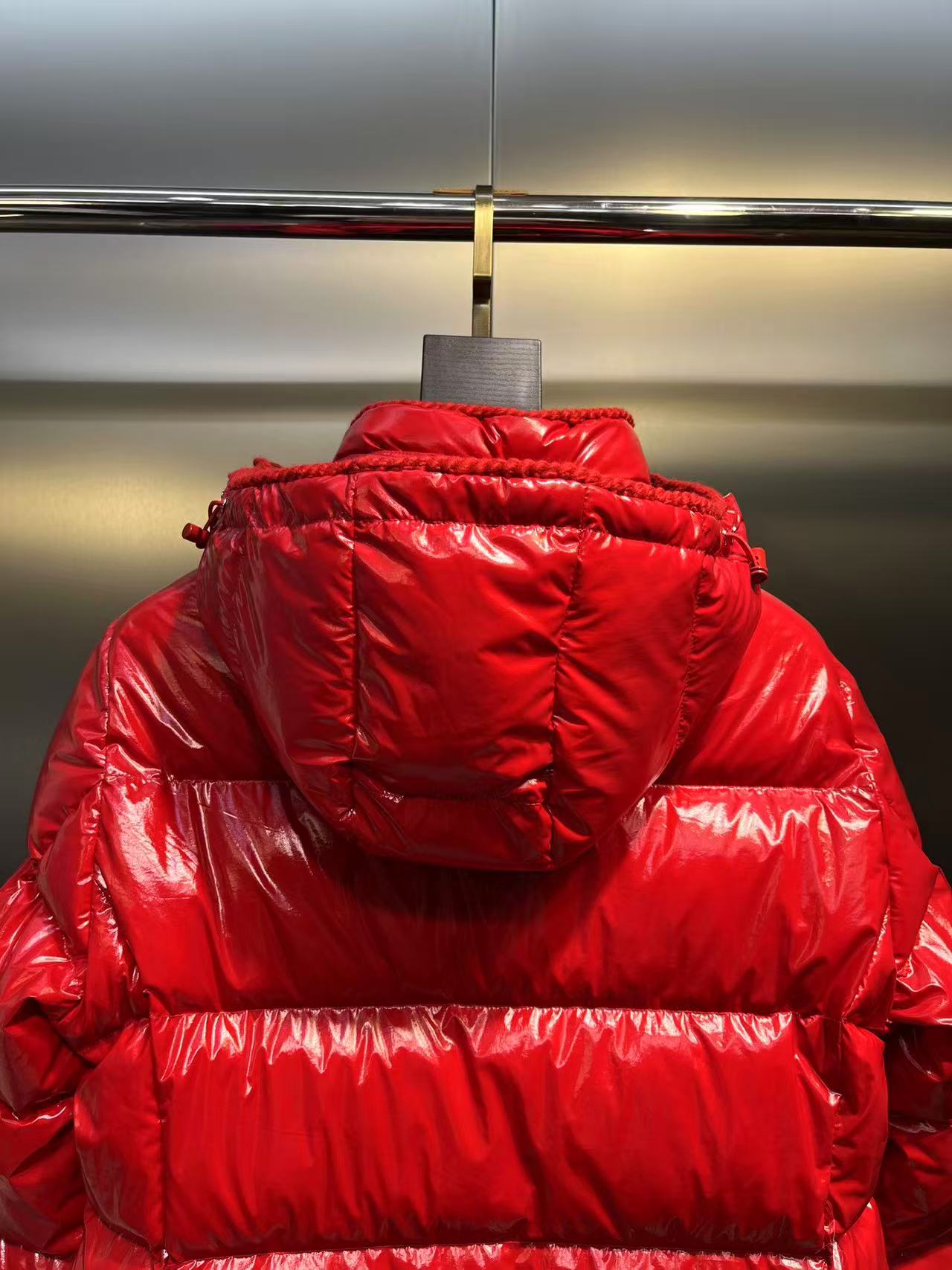 Moncler  モンクレール ダウンジャケット