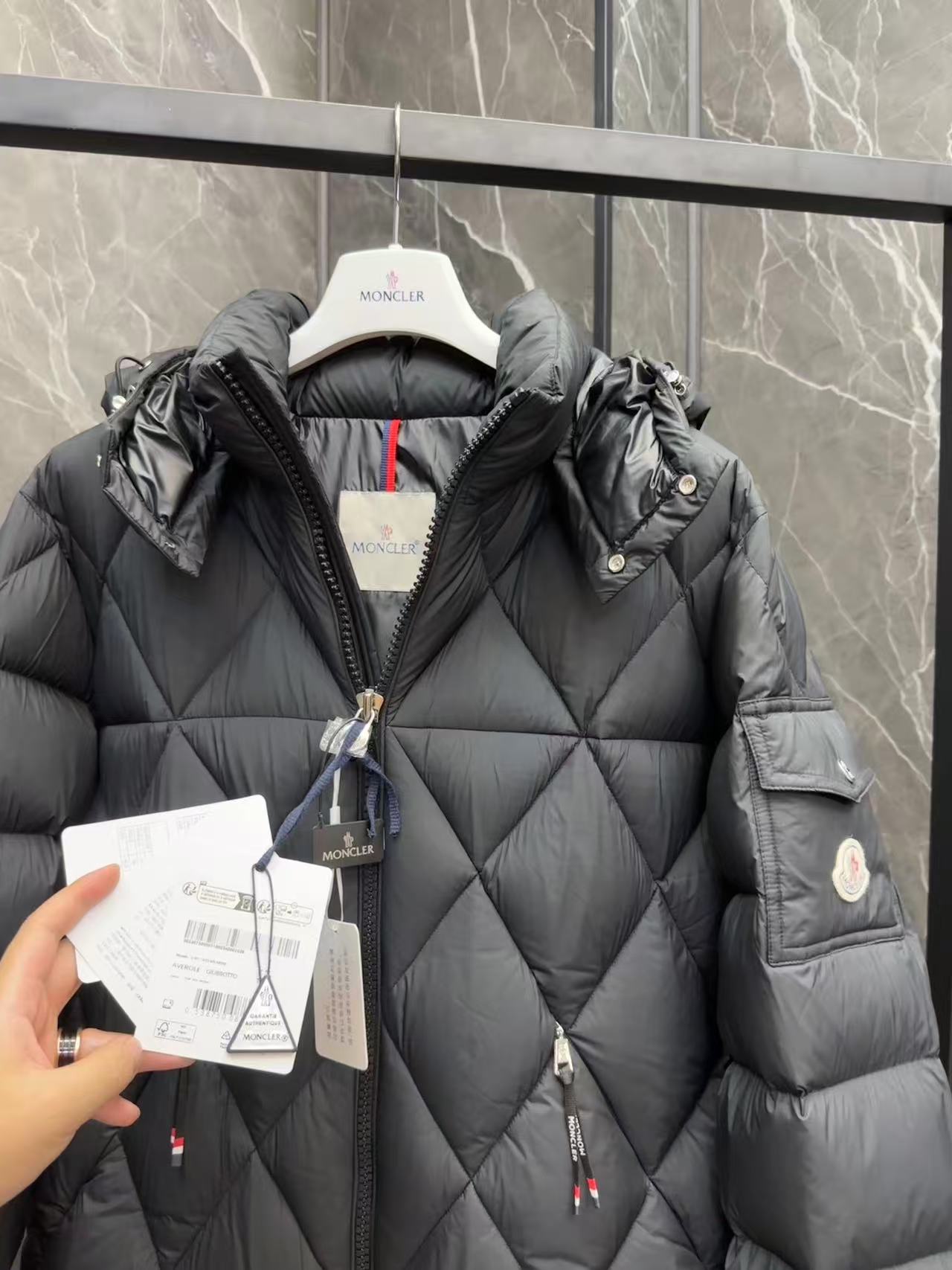 Moncler  モンクレール ダウンジャケット