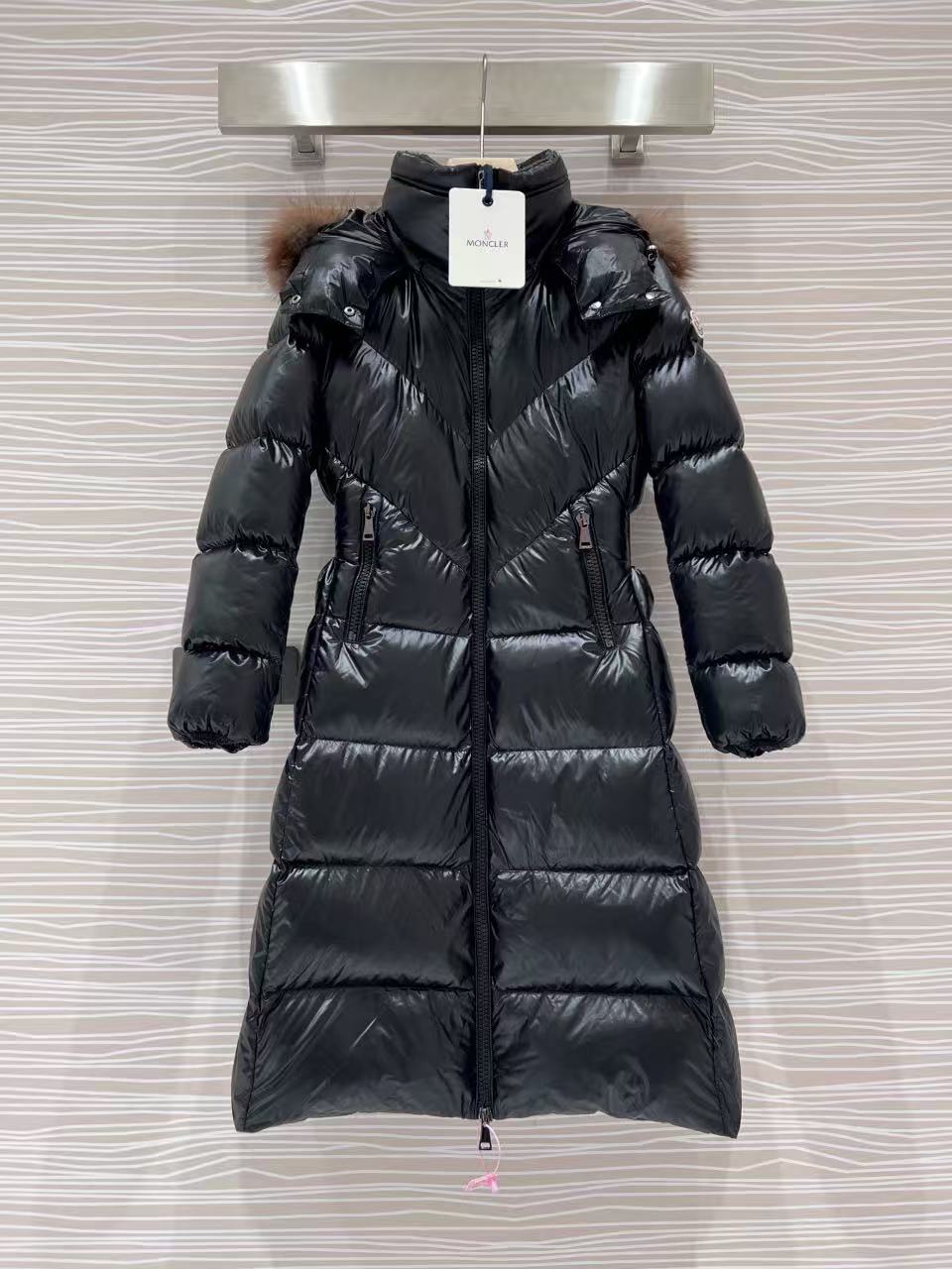 Moncler  モンクレール ダウンジャケット