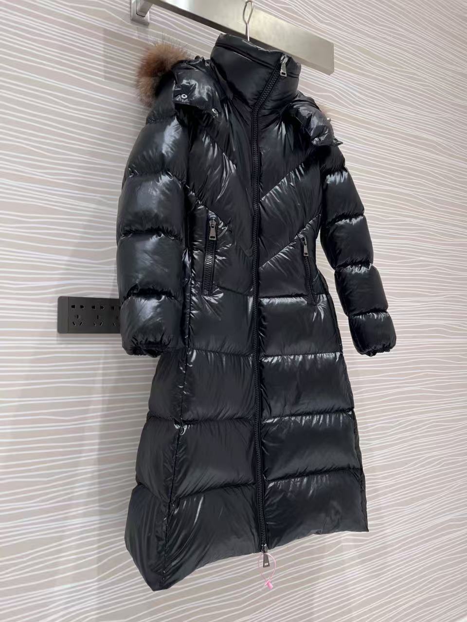 Moncler  モンクレール ダウンジャケット
