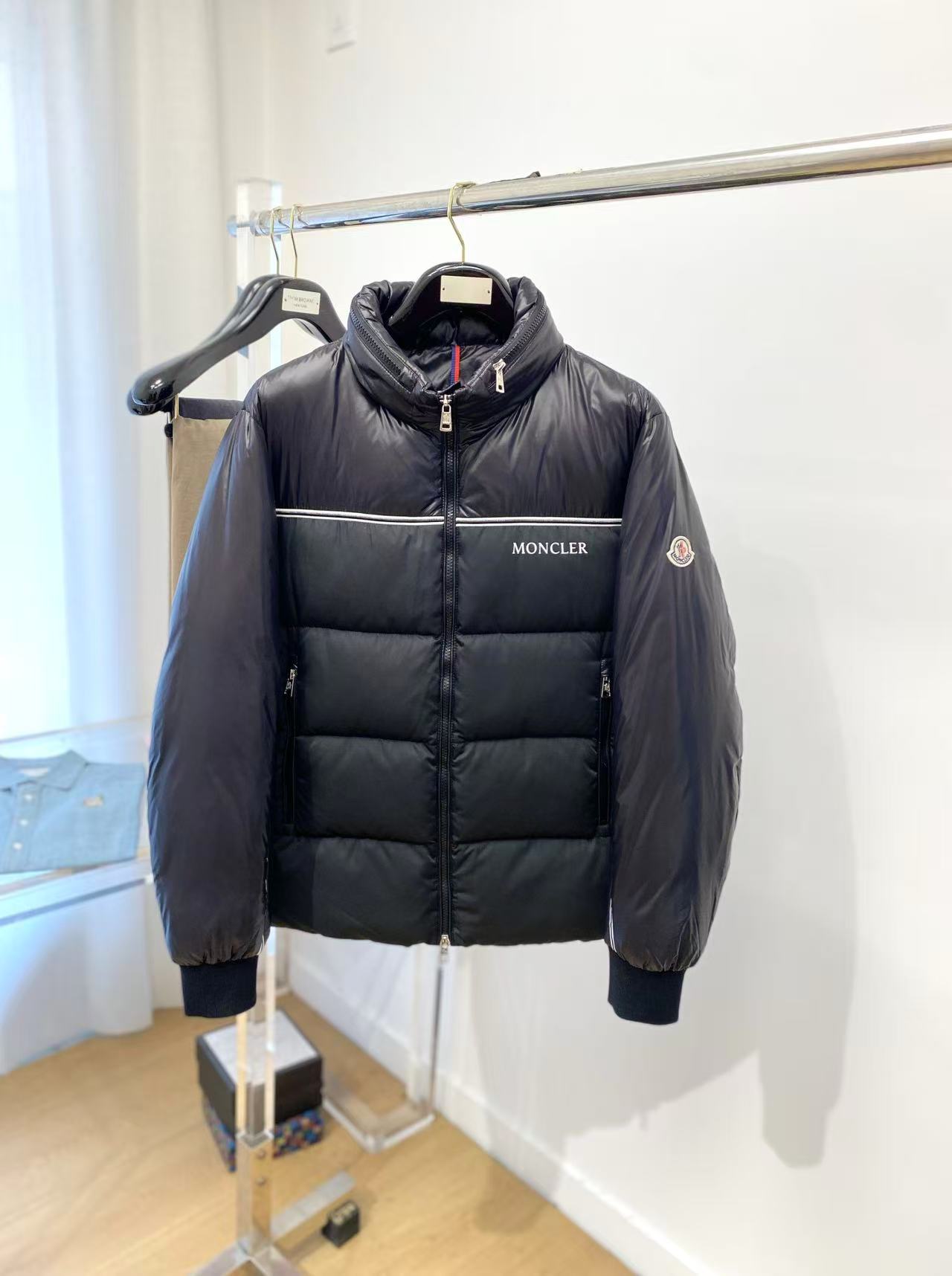Moncler  モンクレール ダウンジャケット
