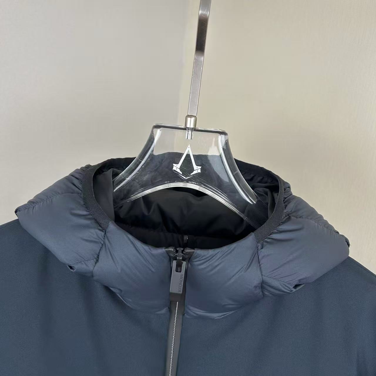 Moncler  モンクレール ダウンジャケット