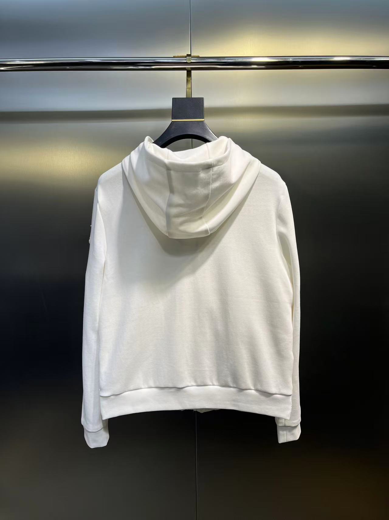 Moncler  モンクレール ダウンジャケット