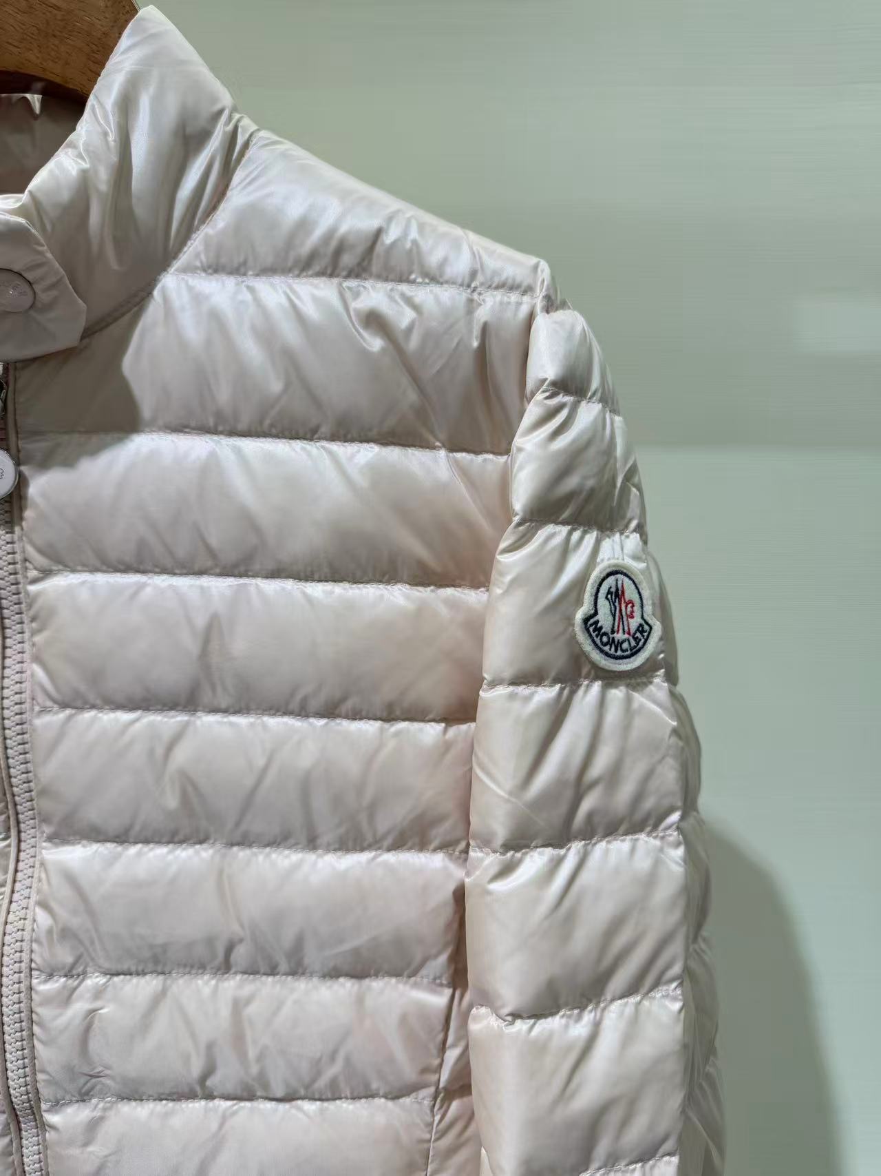 Moncler  モンクレール ダウンジャケット