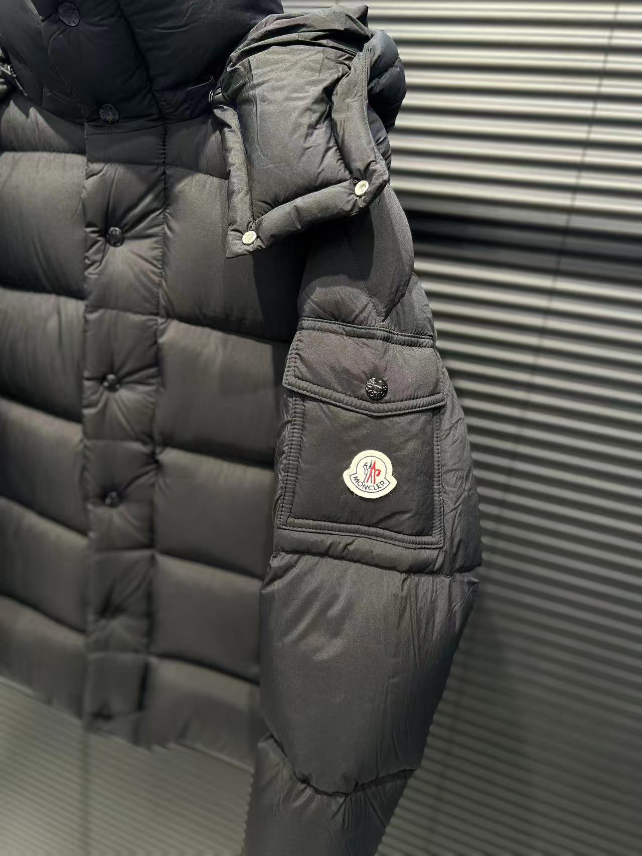 Moncler  モンクレール ダウンジャケット