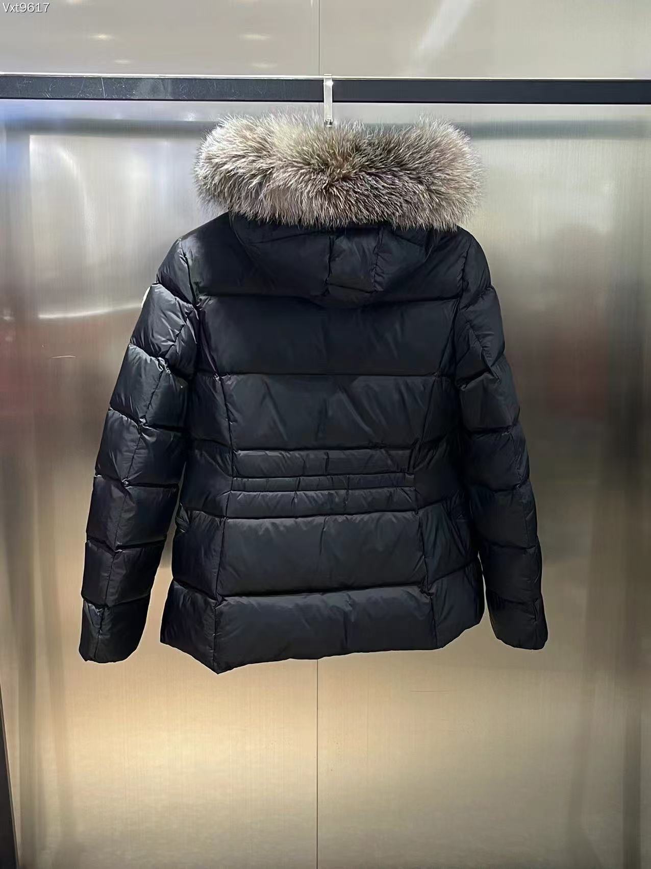 Moncler  モンクレール ダウンジャケット