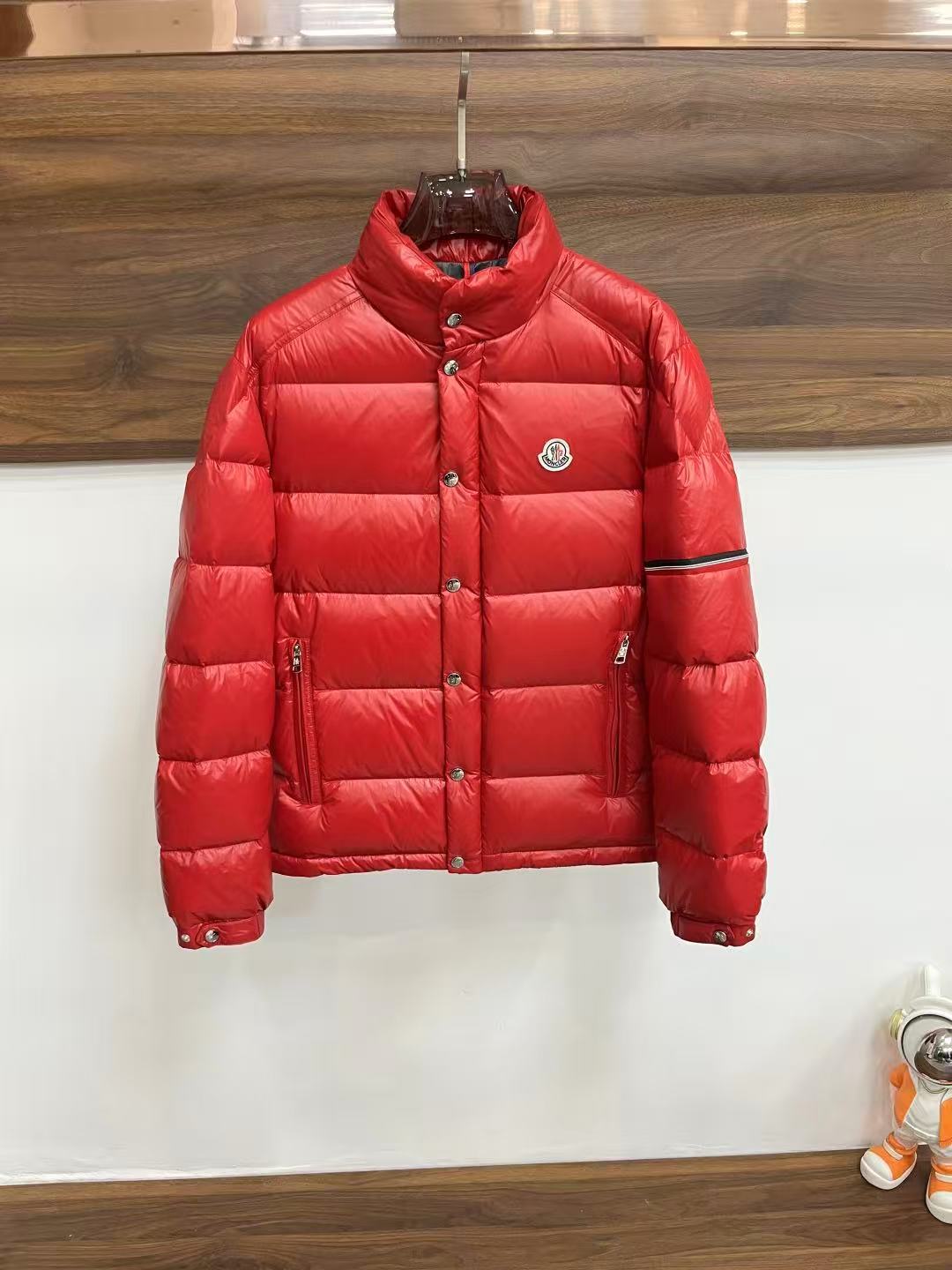 Moncler  モンクレール ダウンジャケット