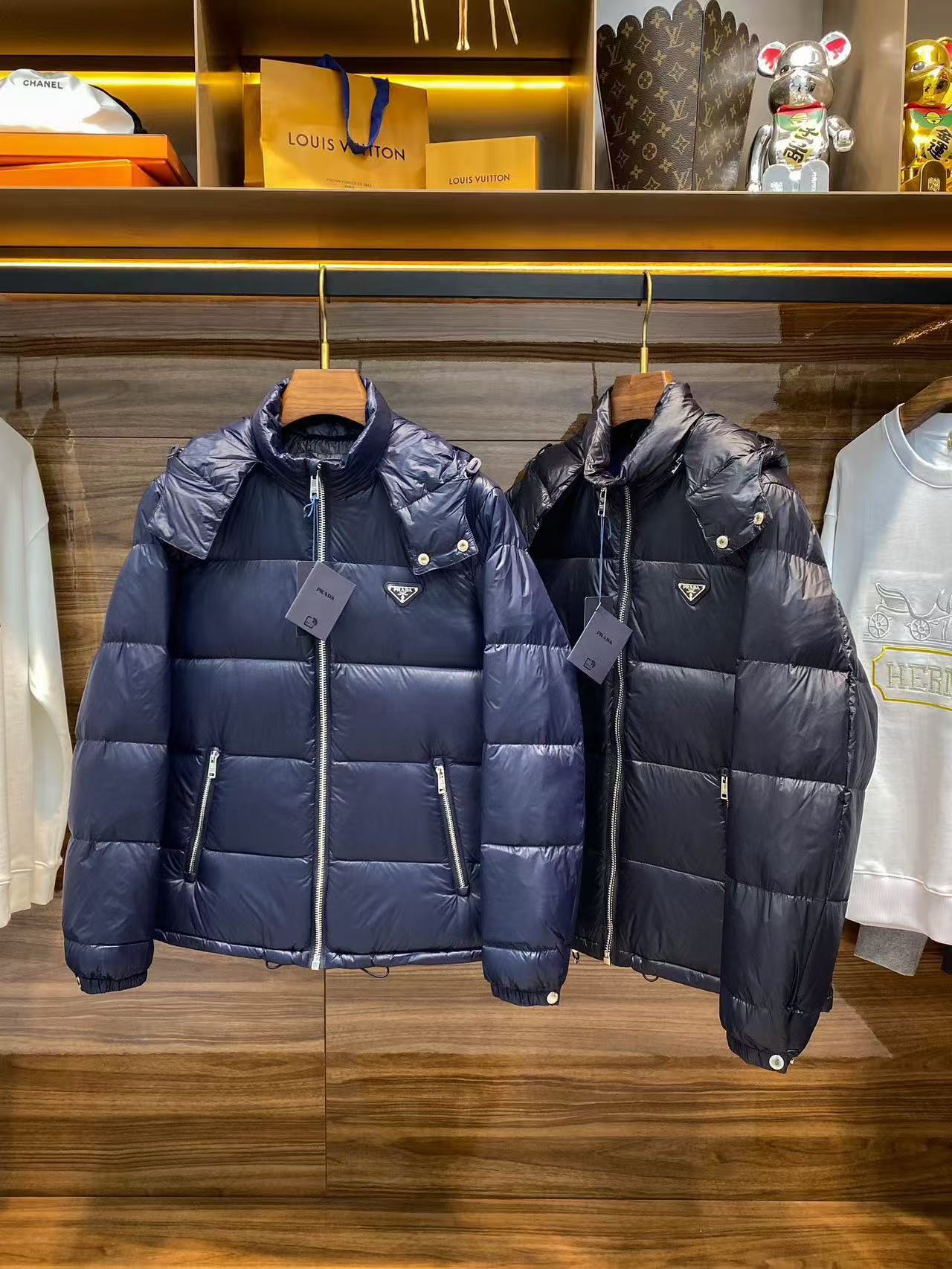 Prada  プラダ ダウンジャケット