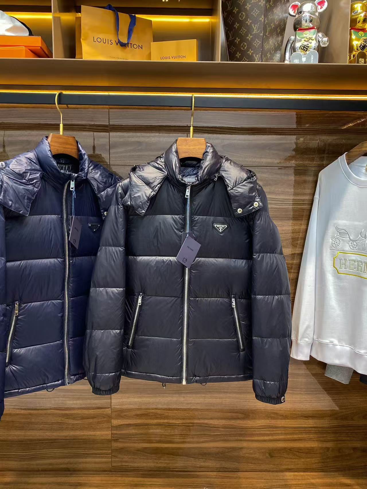 Prada  プラダ ダウンジャケット