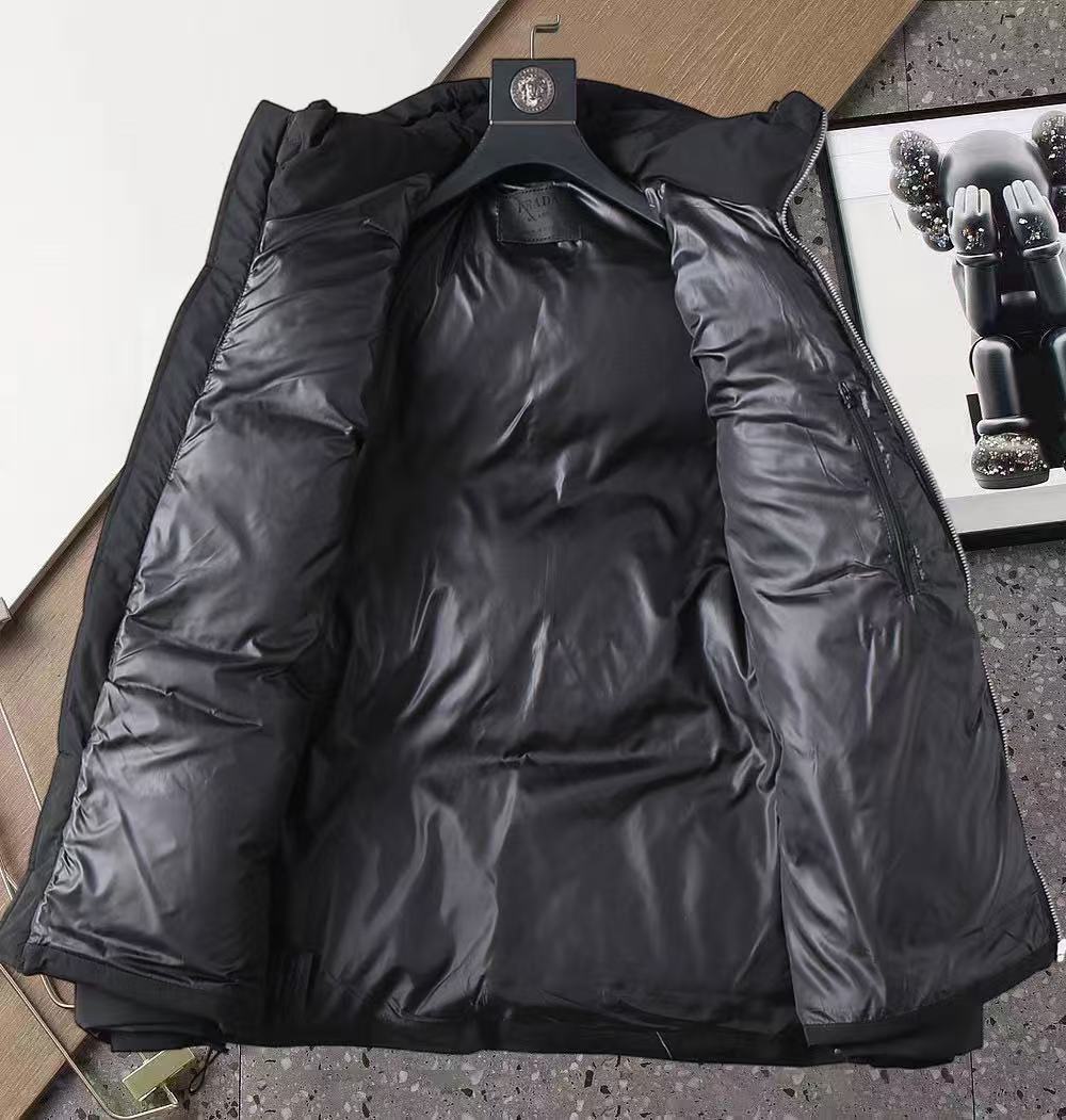 Prada  プラダ ダウンジャケット