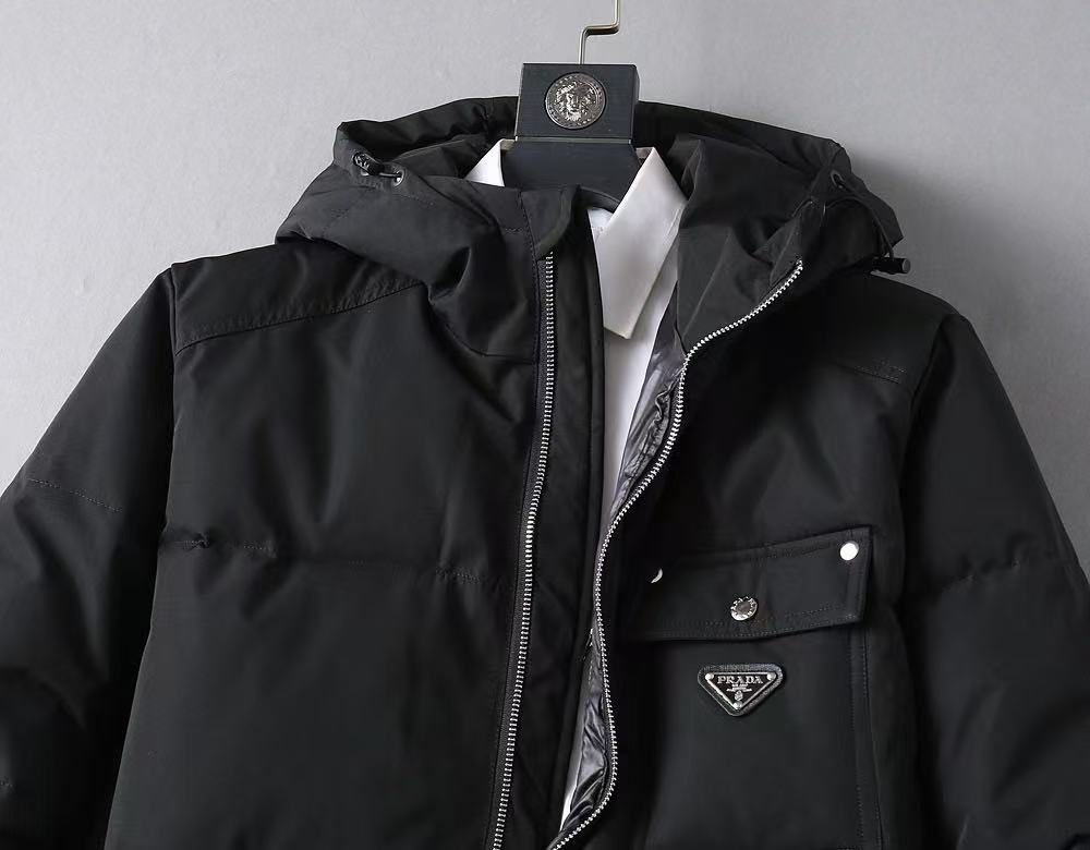 Prada  プラダ ダウンジャケット