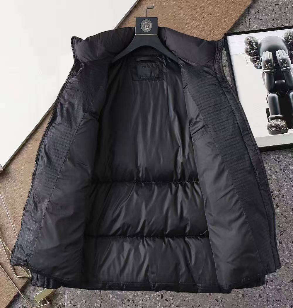 Prada  プラダ ダウンジャケット