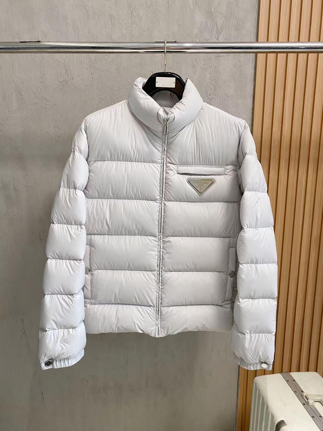 Prada  プラダ ダウンジャケット