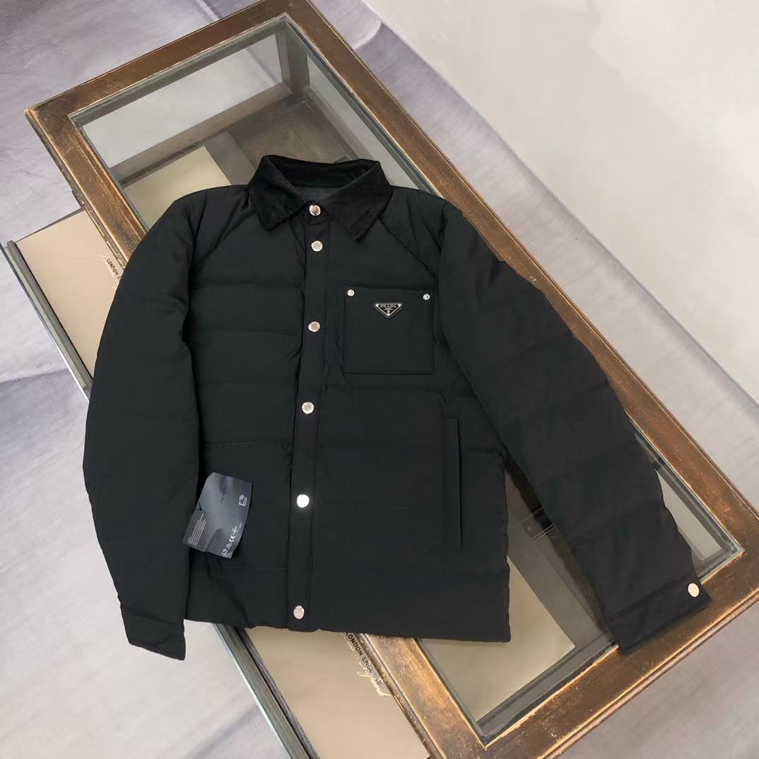 Prada  プラダ ダウンジャケット
