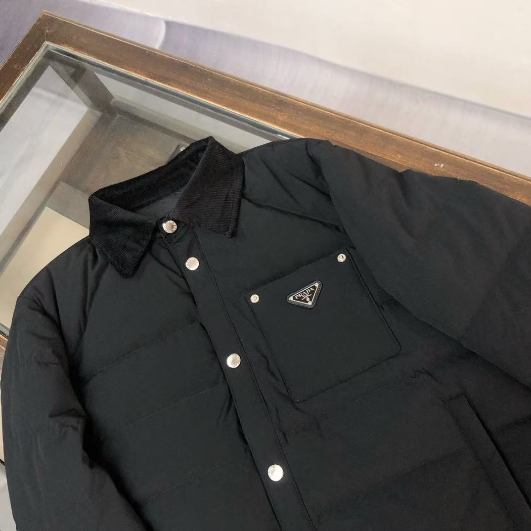 Prada  プラダ ダウンジャケット