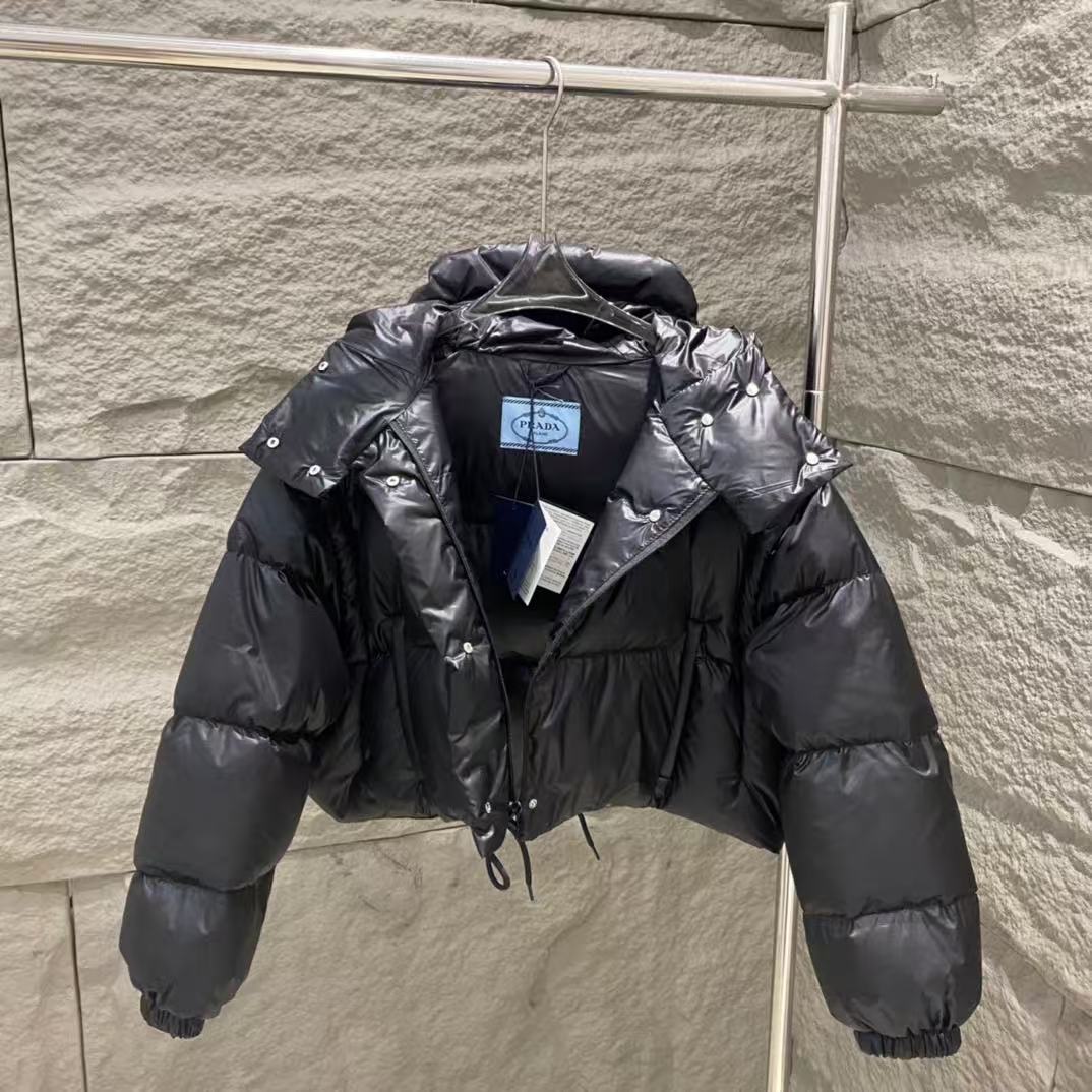 Prada  プラダ ダウンジャケット
