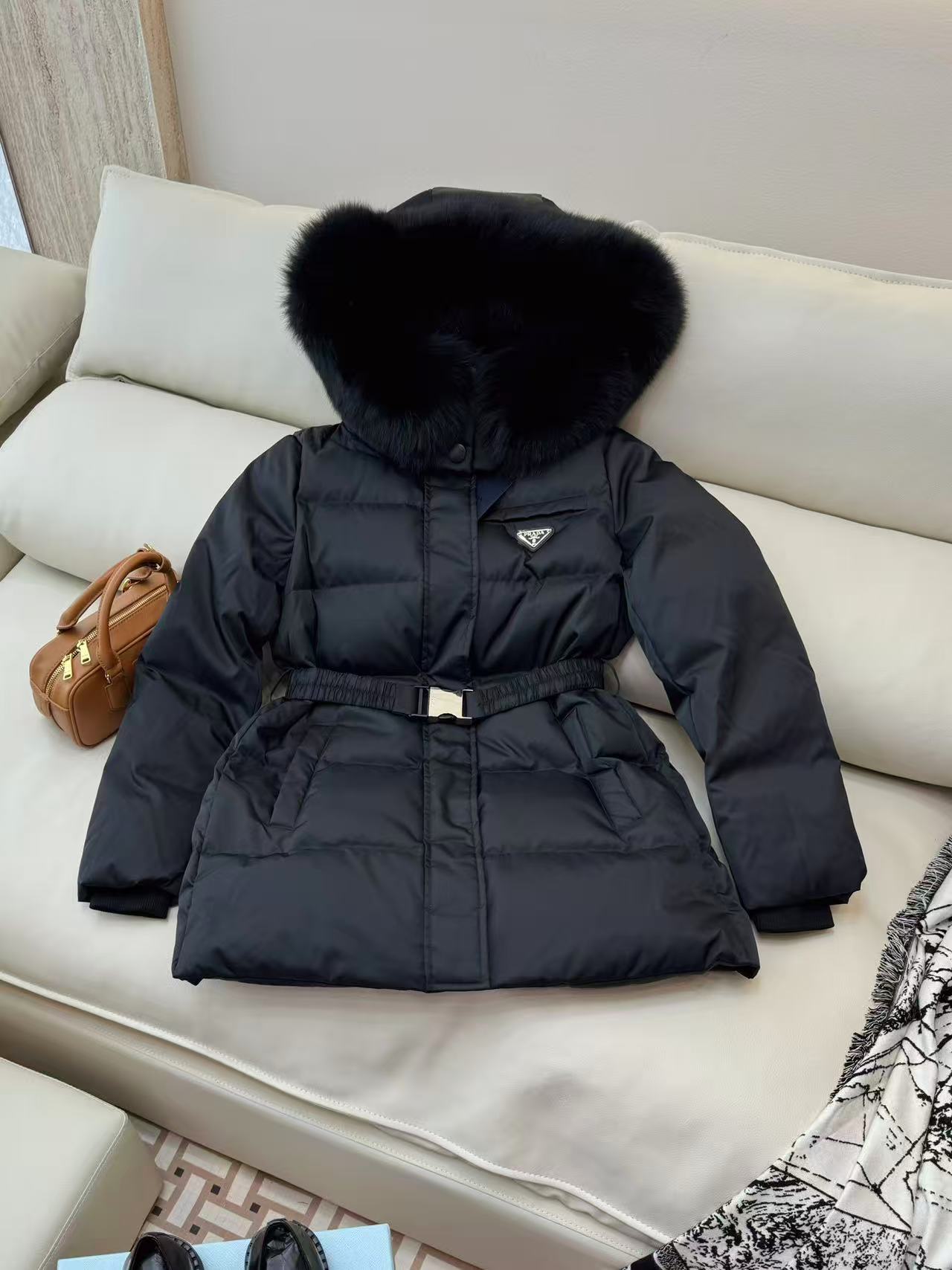 Prada  プラダ ダウンジャケット