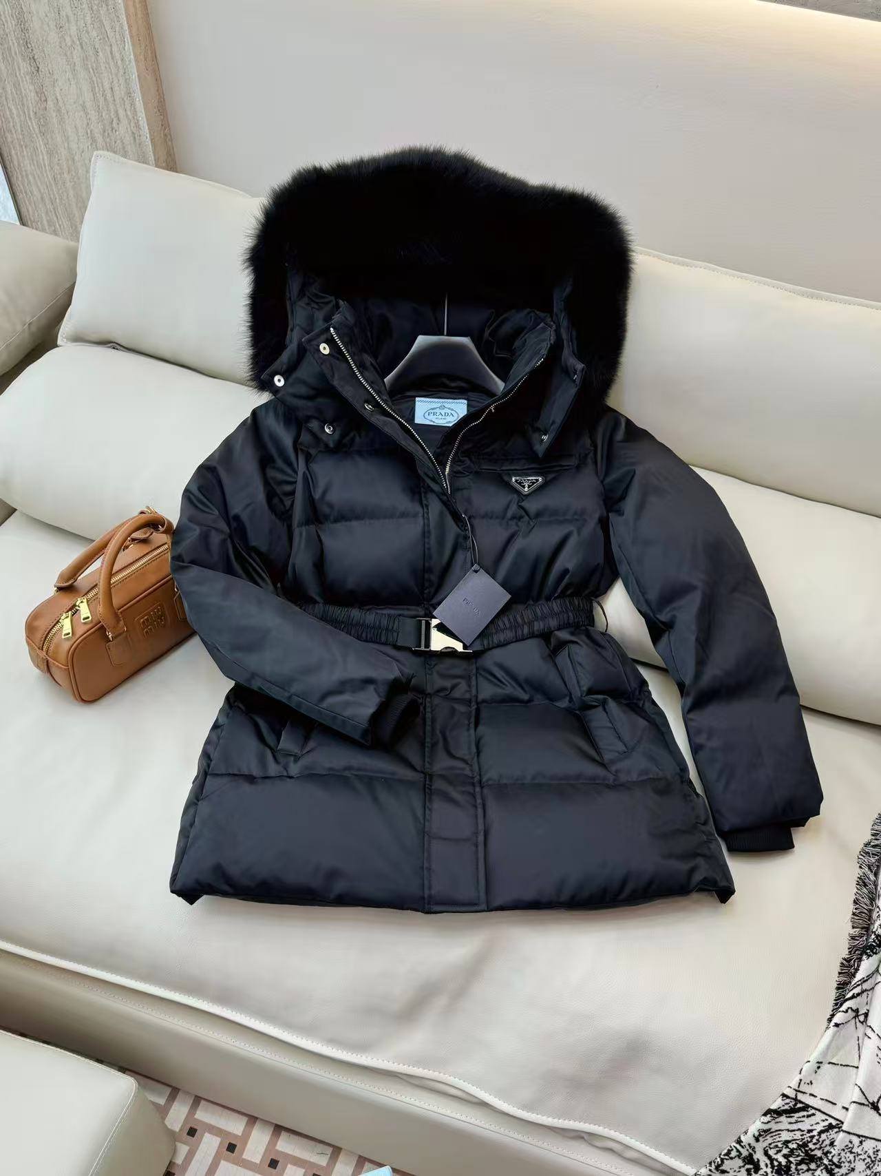 Prada  プラダ ダウンジャケット