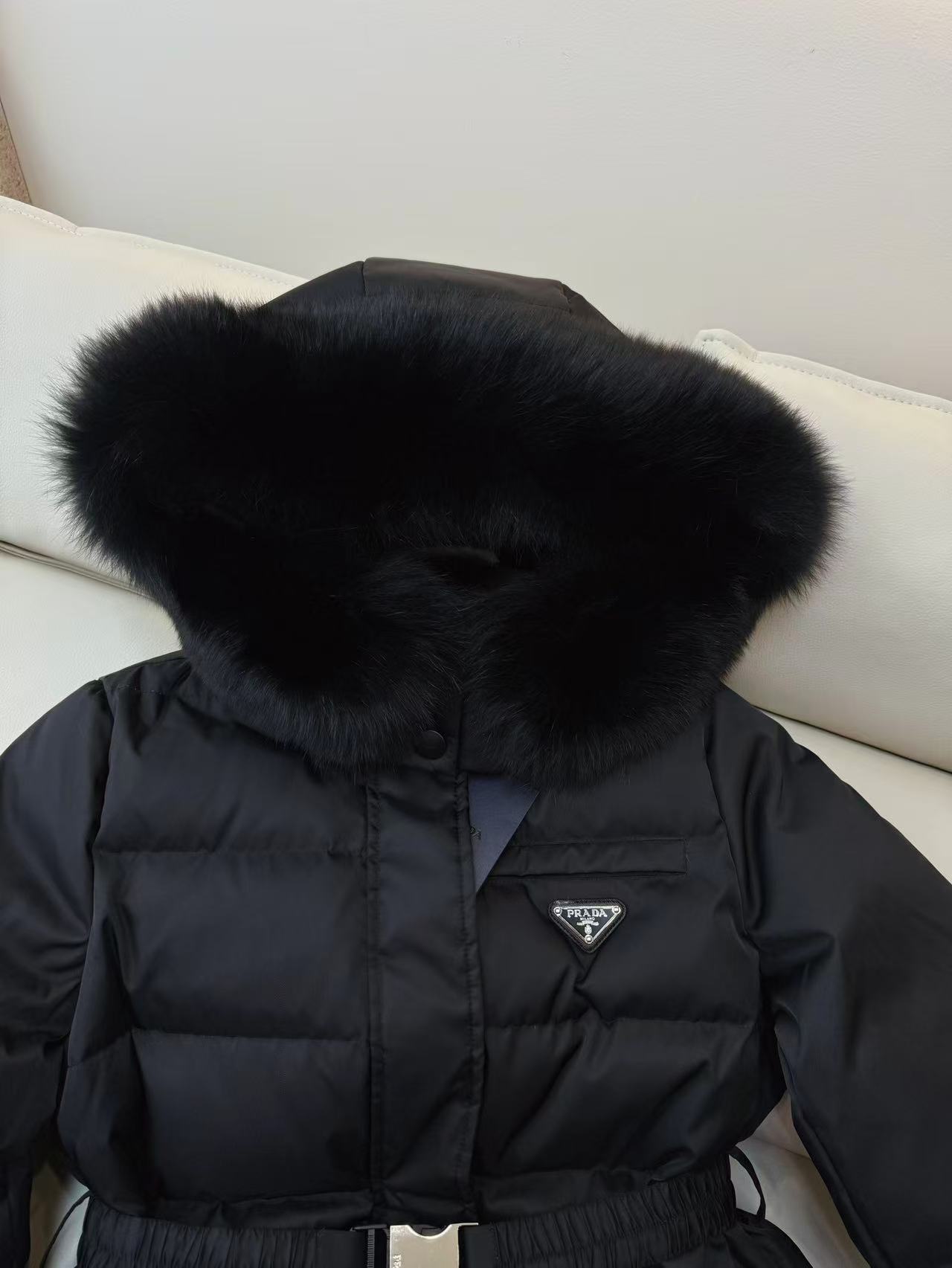 Prada  プラダ ダウンジャケット