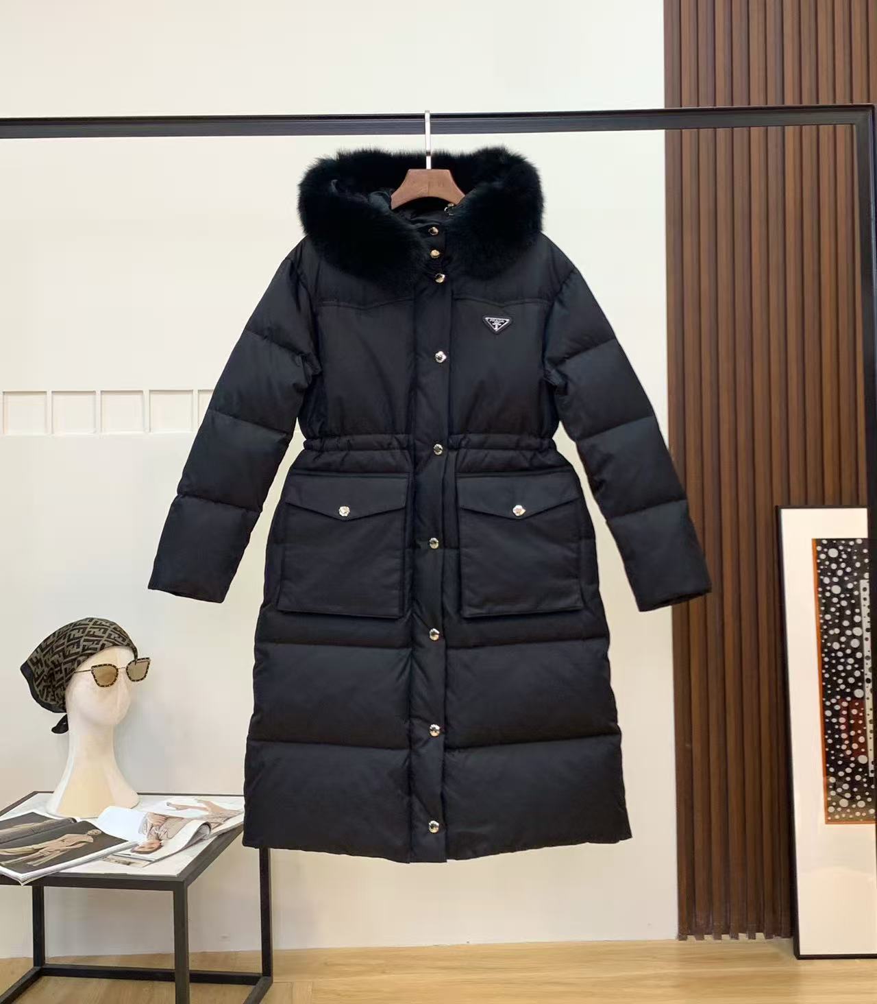 Prada  プラダ ダウンジャケット