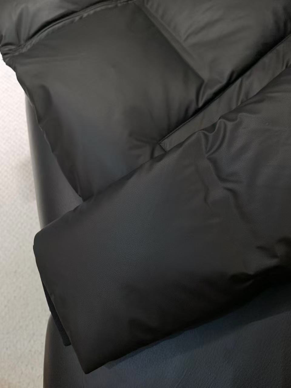 Prada  プラダ ダウンジャケット