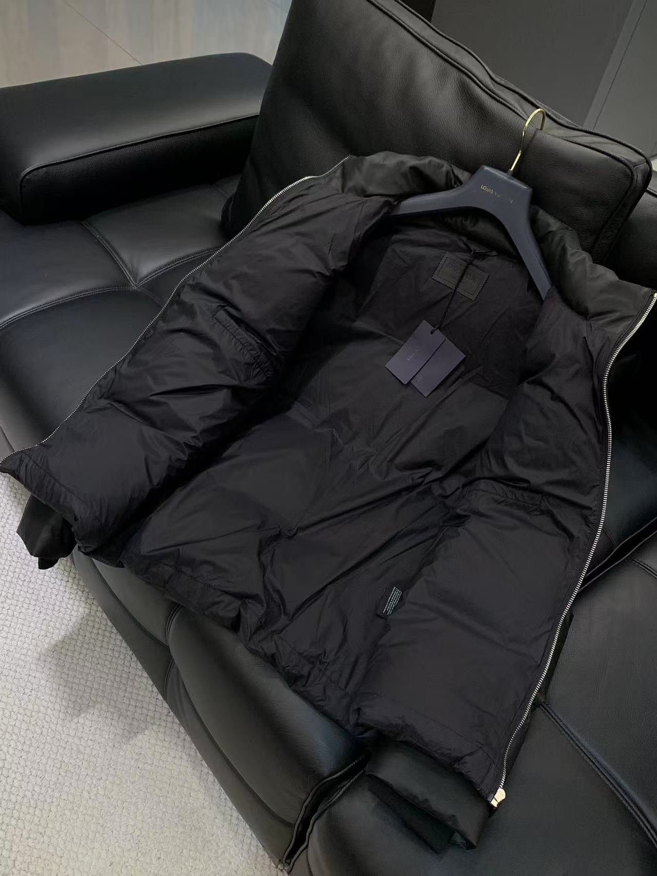 Prada  プラダ ダウンジャケット