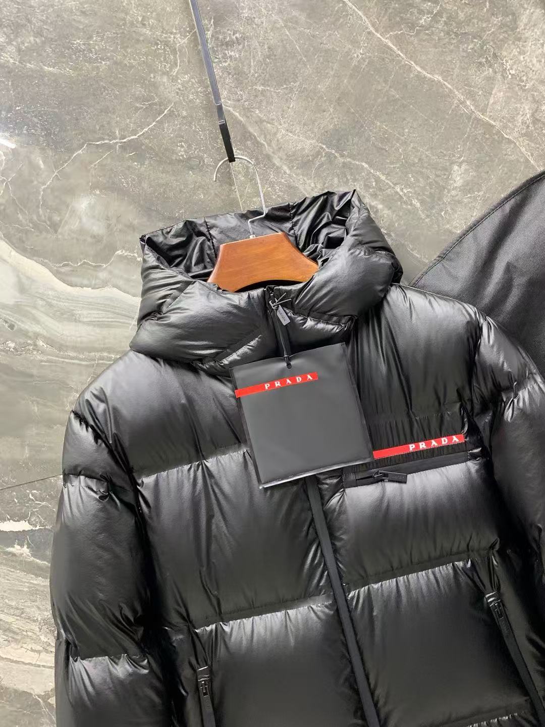 Prada  プラダ ダウンジャケット