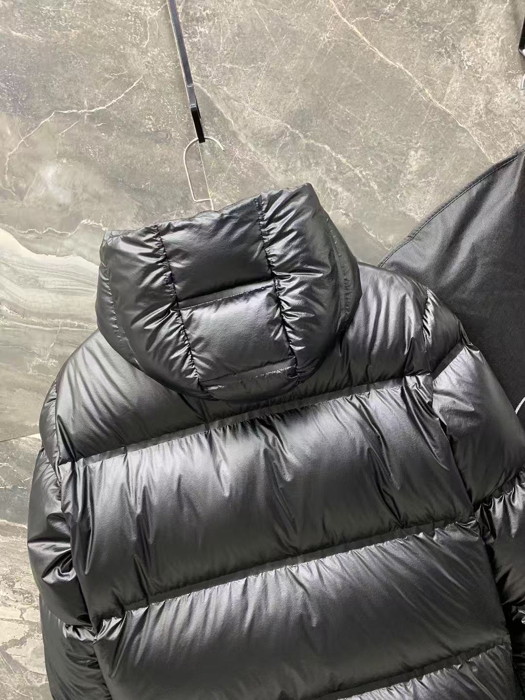 Prada  プラダ ダウンジャケット