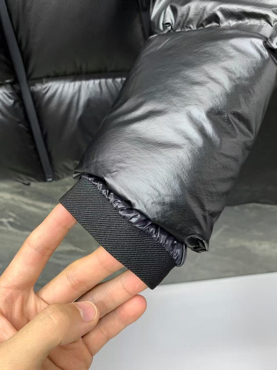 Prada  プラダ ダウンジャケット