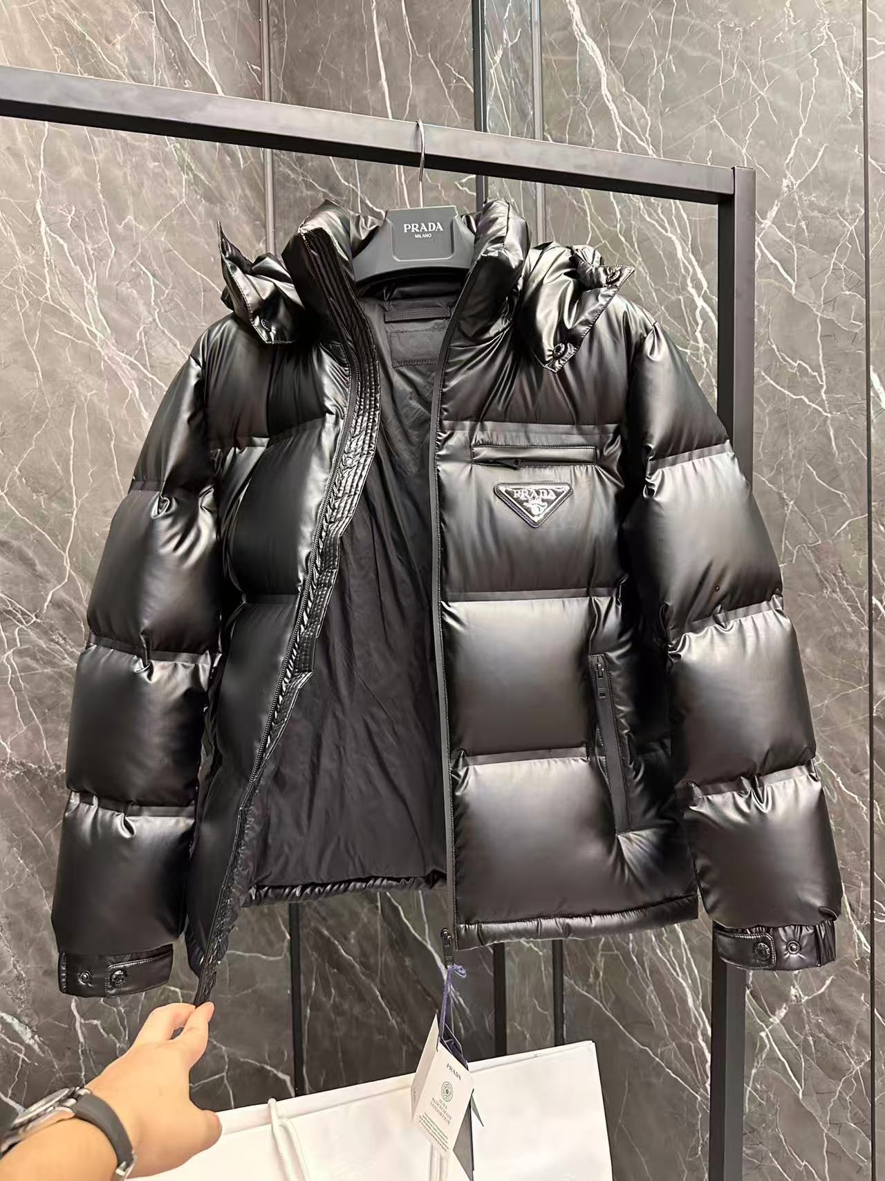 Prada  プラダ ダウンジャケット