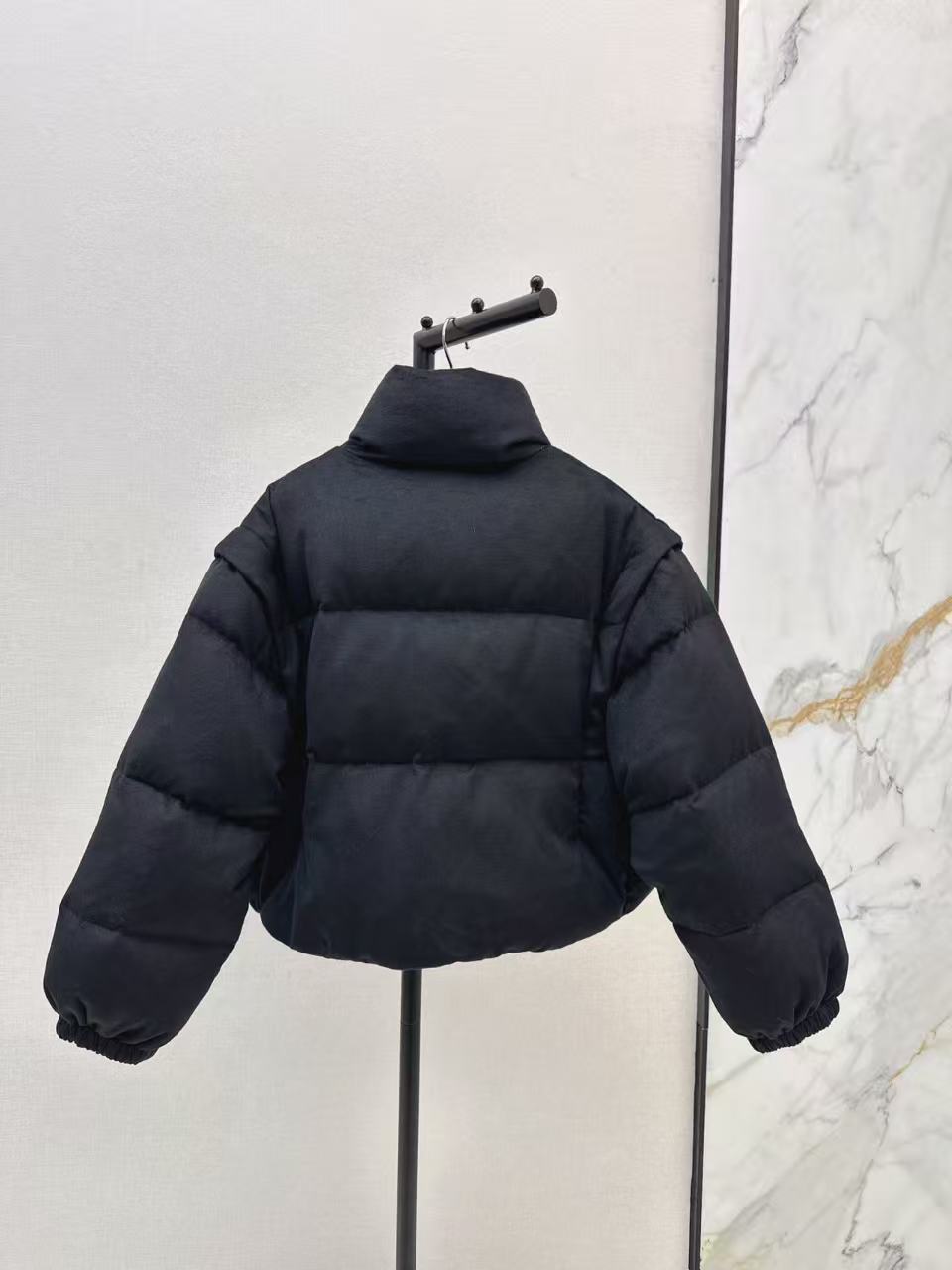 Prada  プラダ ダウンジャケット