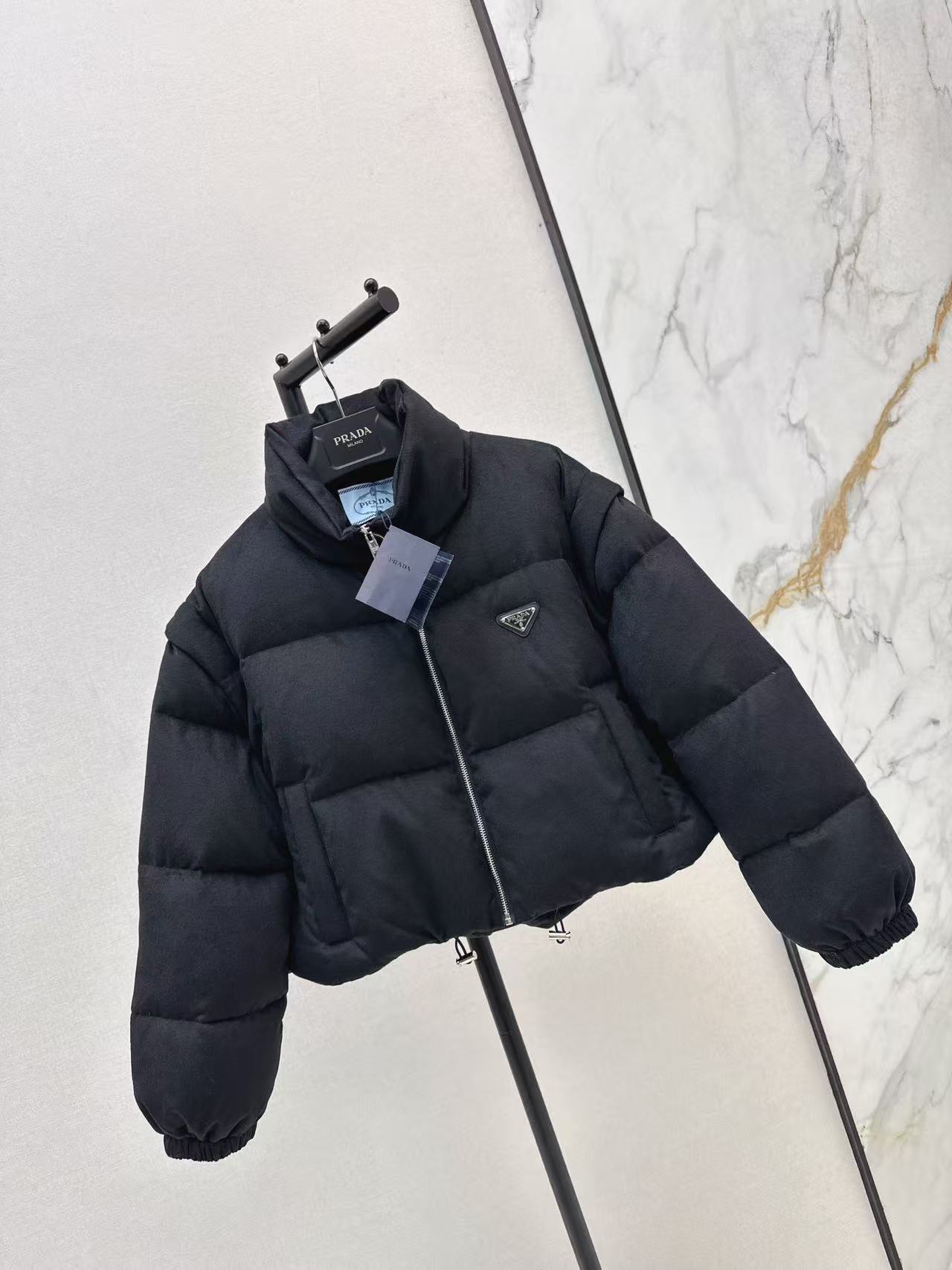 Prada  プラダ ダウンジャケット