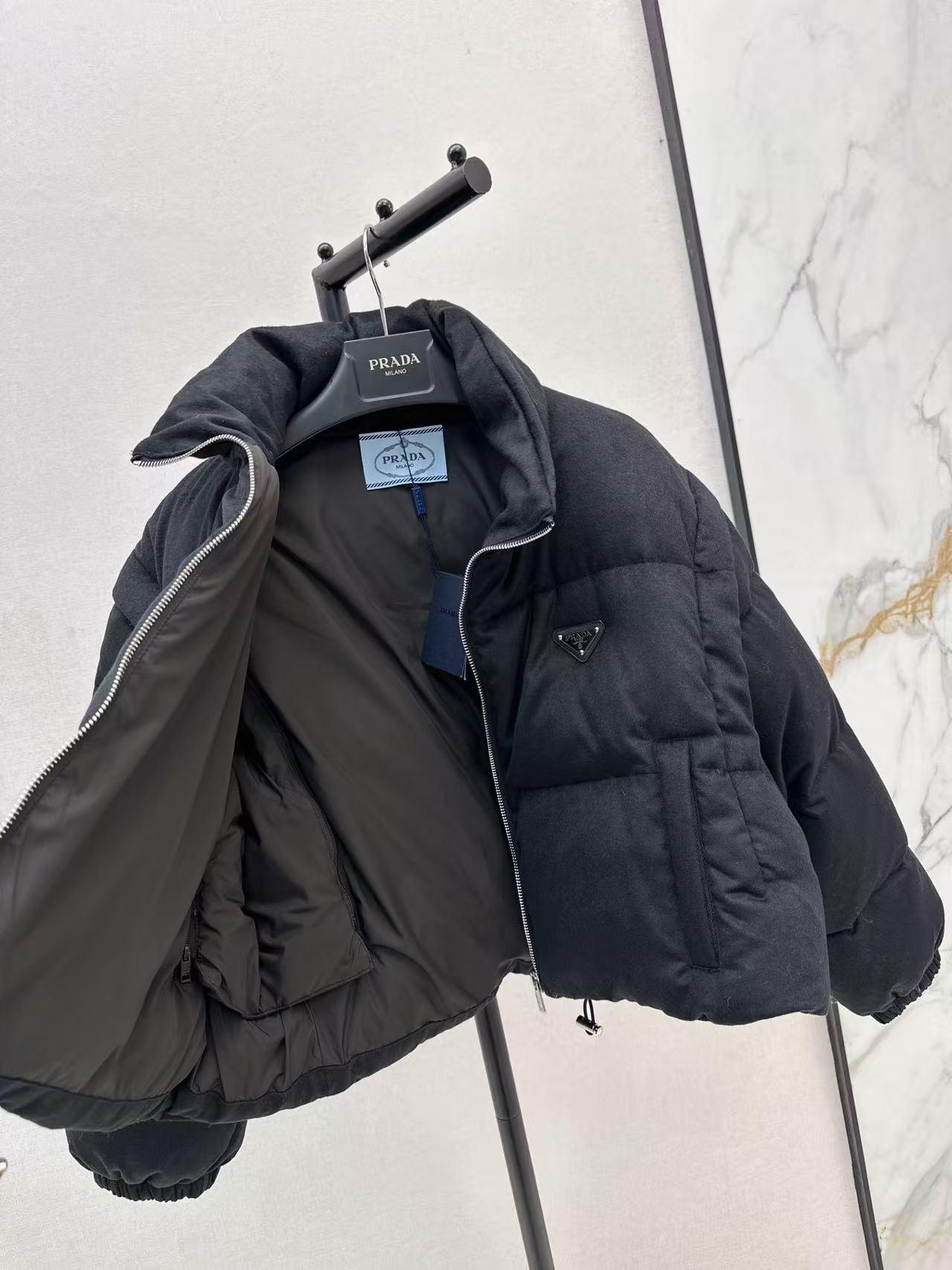Prada  プラダ ダウンジャケット