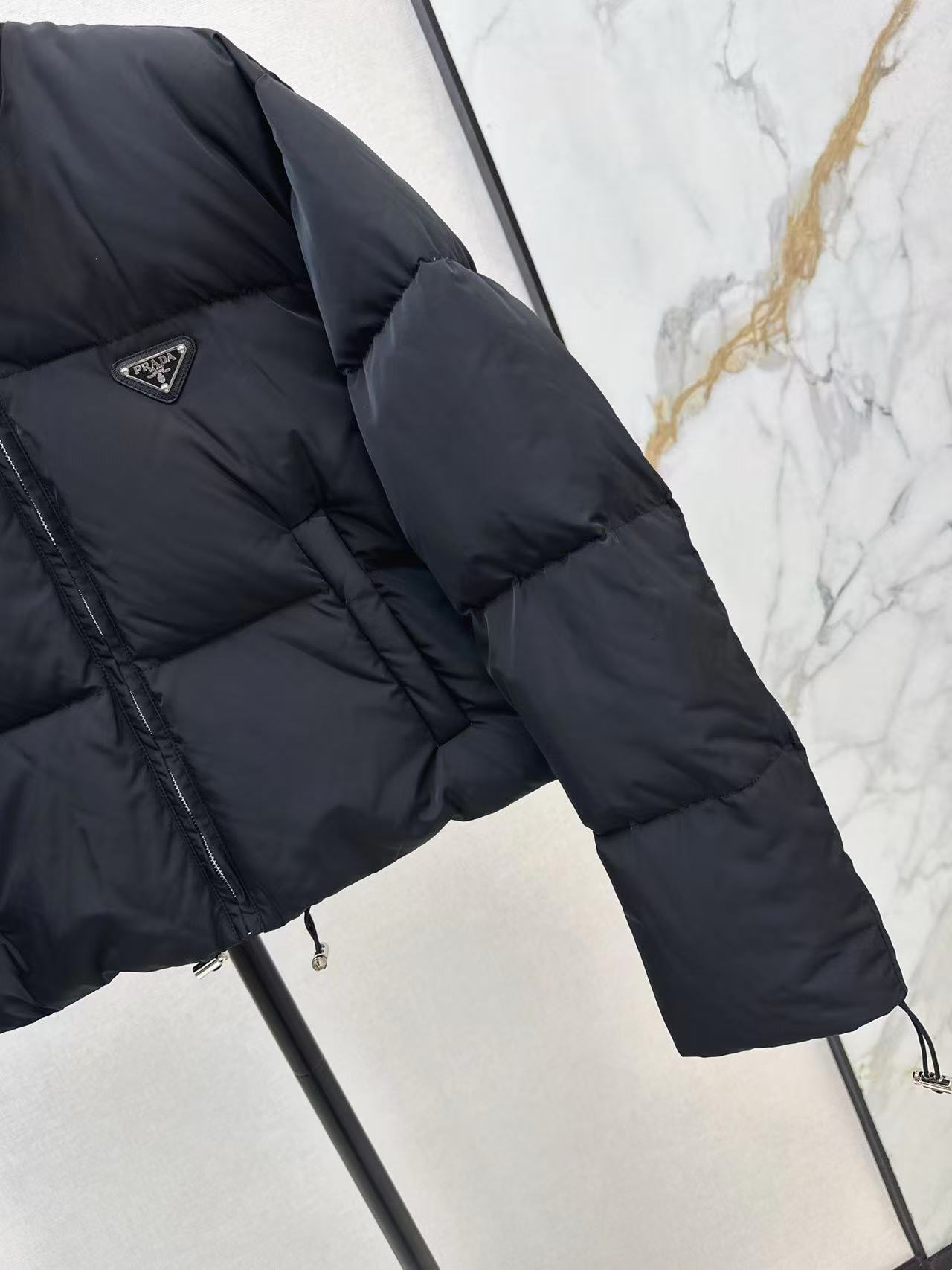 Prada  プラダ ダウンジャケット