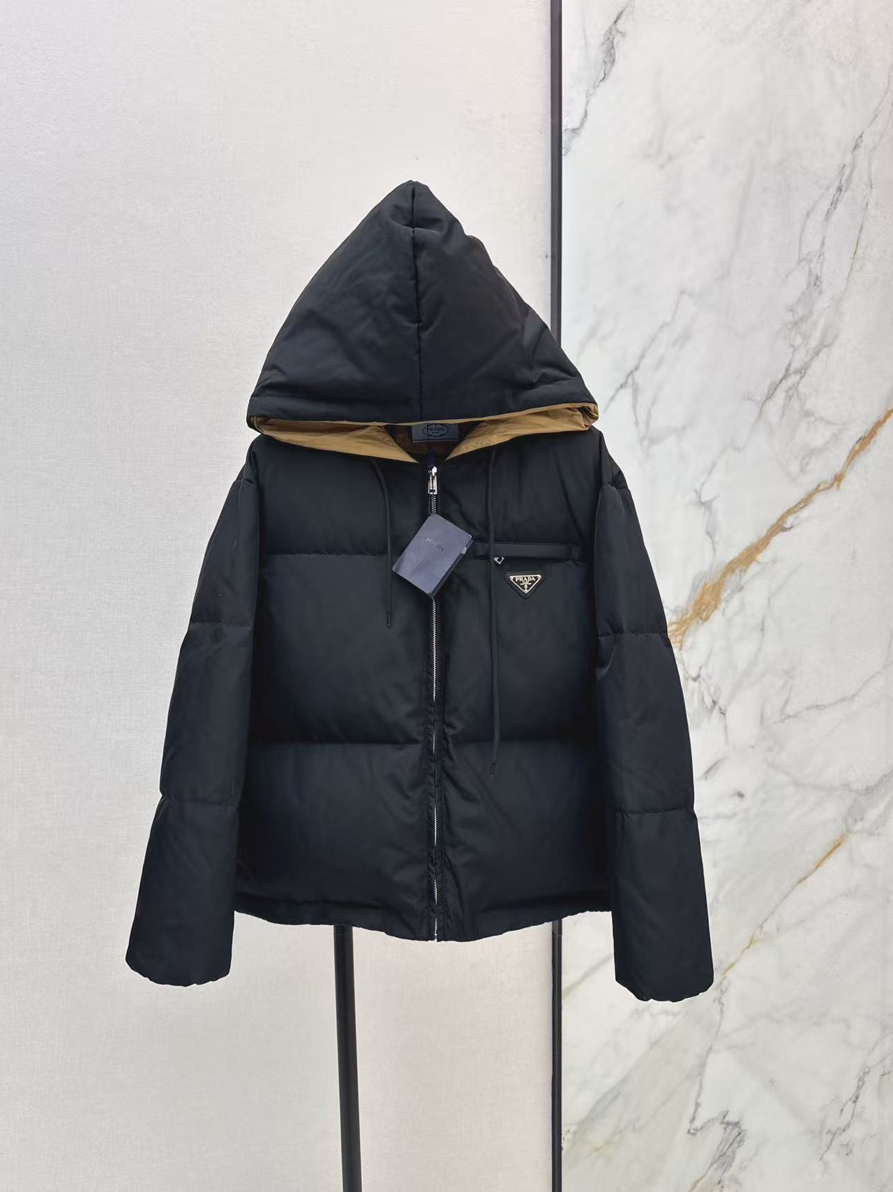 Prada  プラダ ダウンジャケット