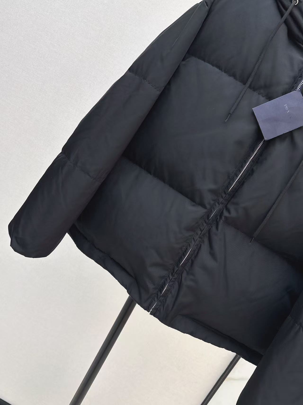 Prada  プラダ ダウンジャケット