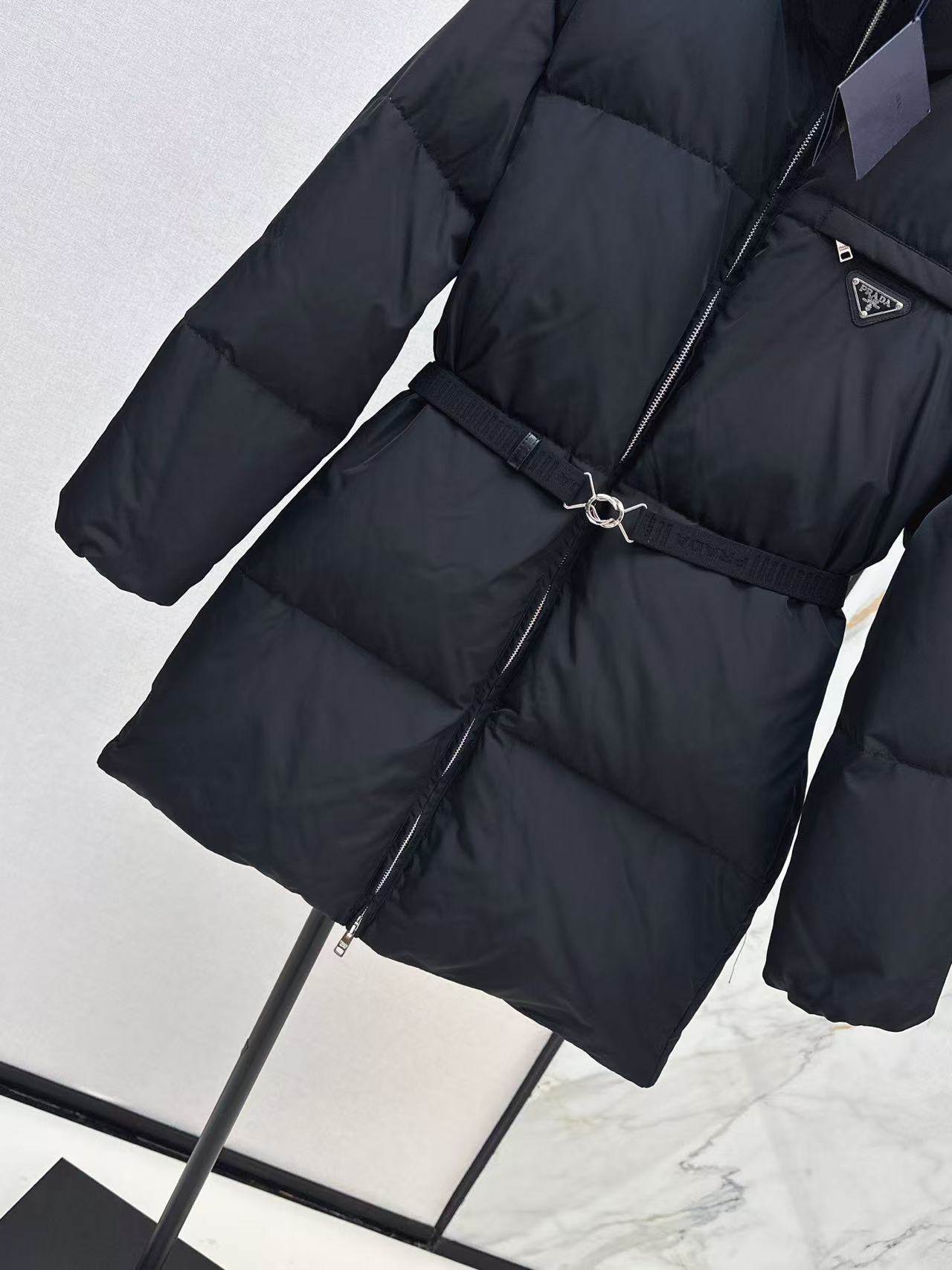 Prada  プラダ ダウンジャケット