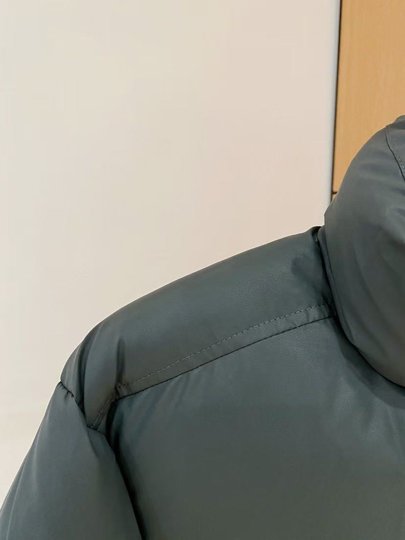 Prada  プラダ ダウンジャケット