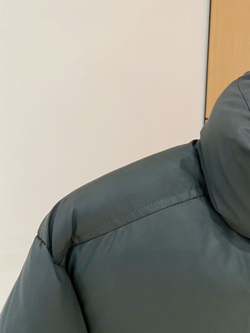 Prada  プラダ ダウンジャケット