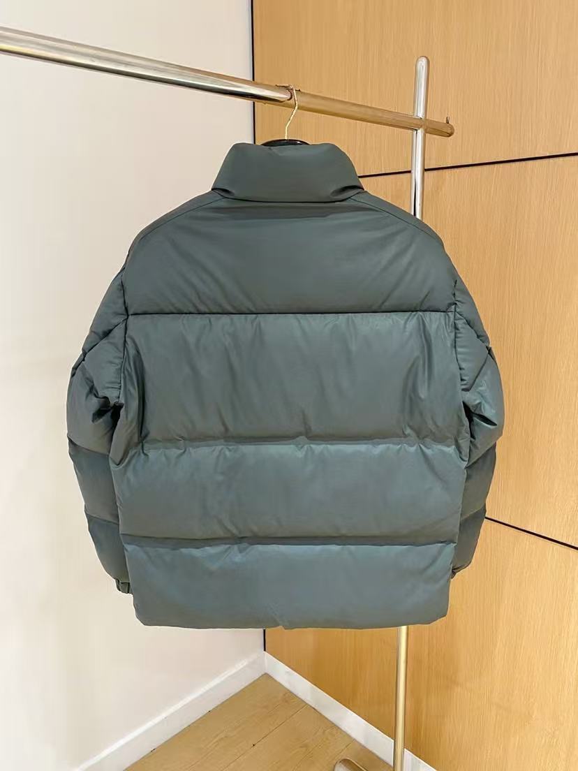 Prada  プラダ ダウンジャケット