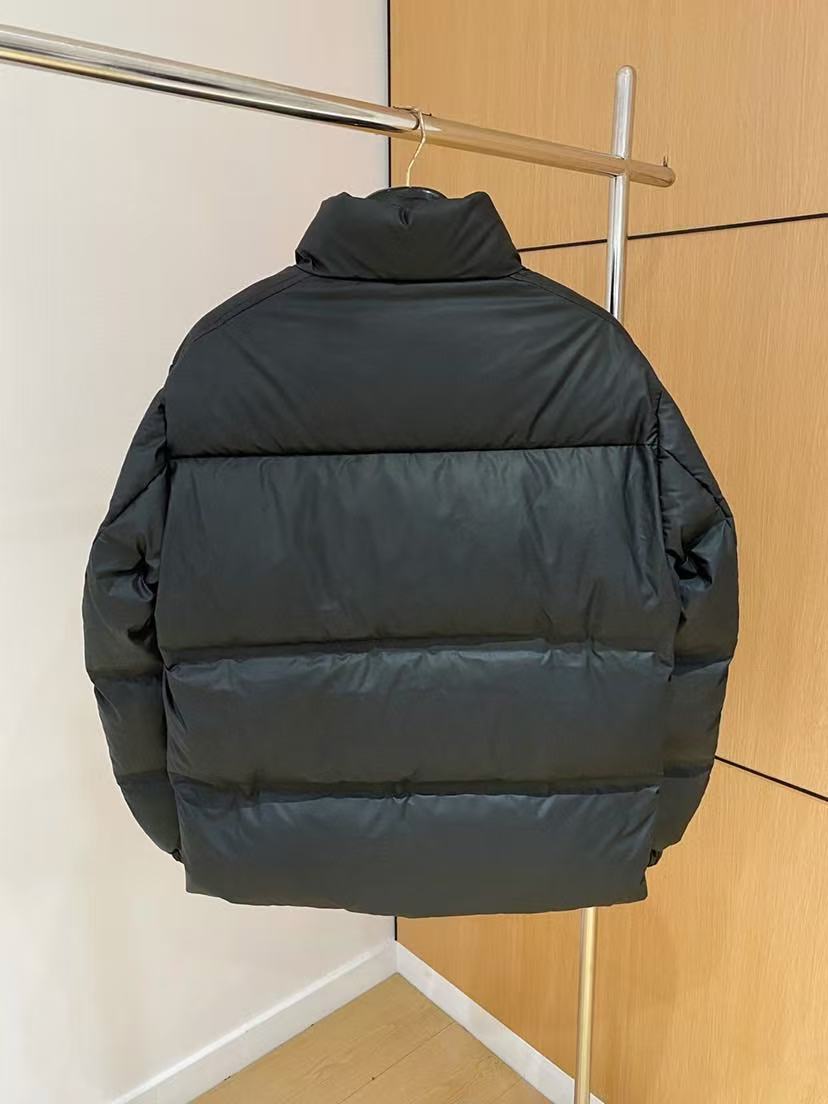 Prada  プラダ ダウンジャケット