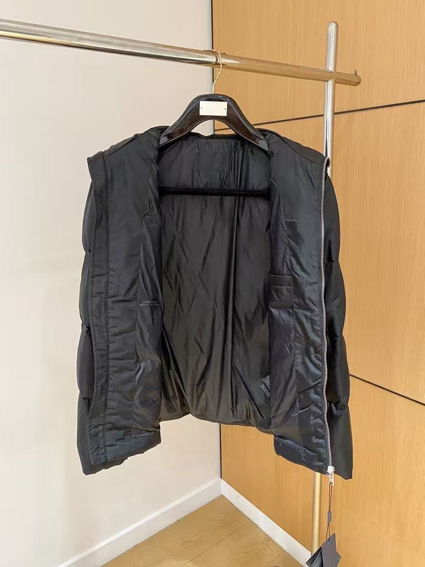 Prada  プラダ ダウンジャケット