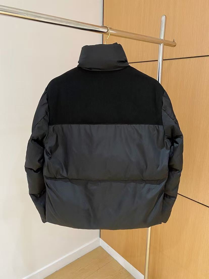 Prada  プラダ ダウンジャケット