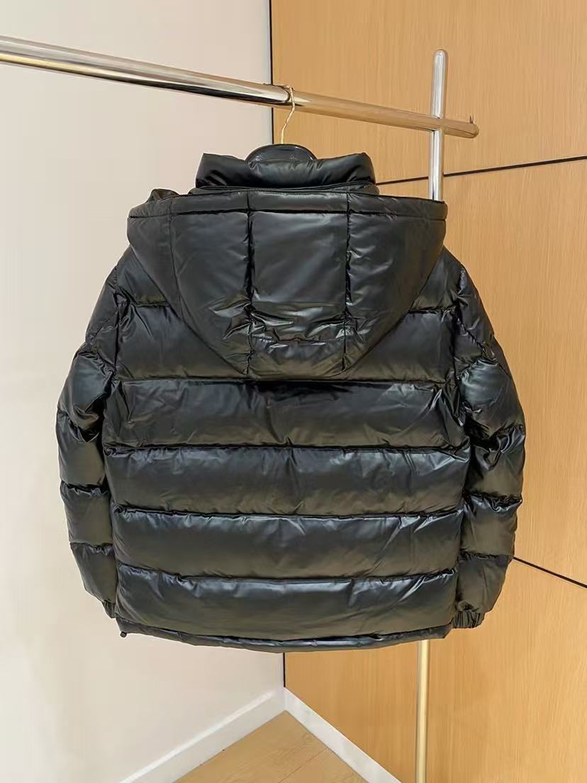 Prada  プラダ ダウンジャケット