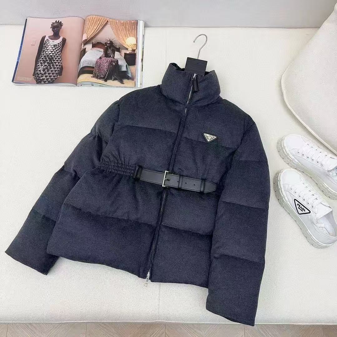 Prada  プラダ ダウンジャケット