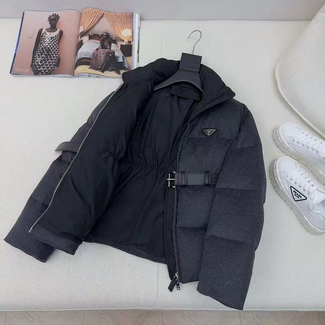 Prada  プラダ ダウンジャケット